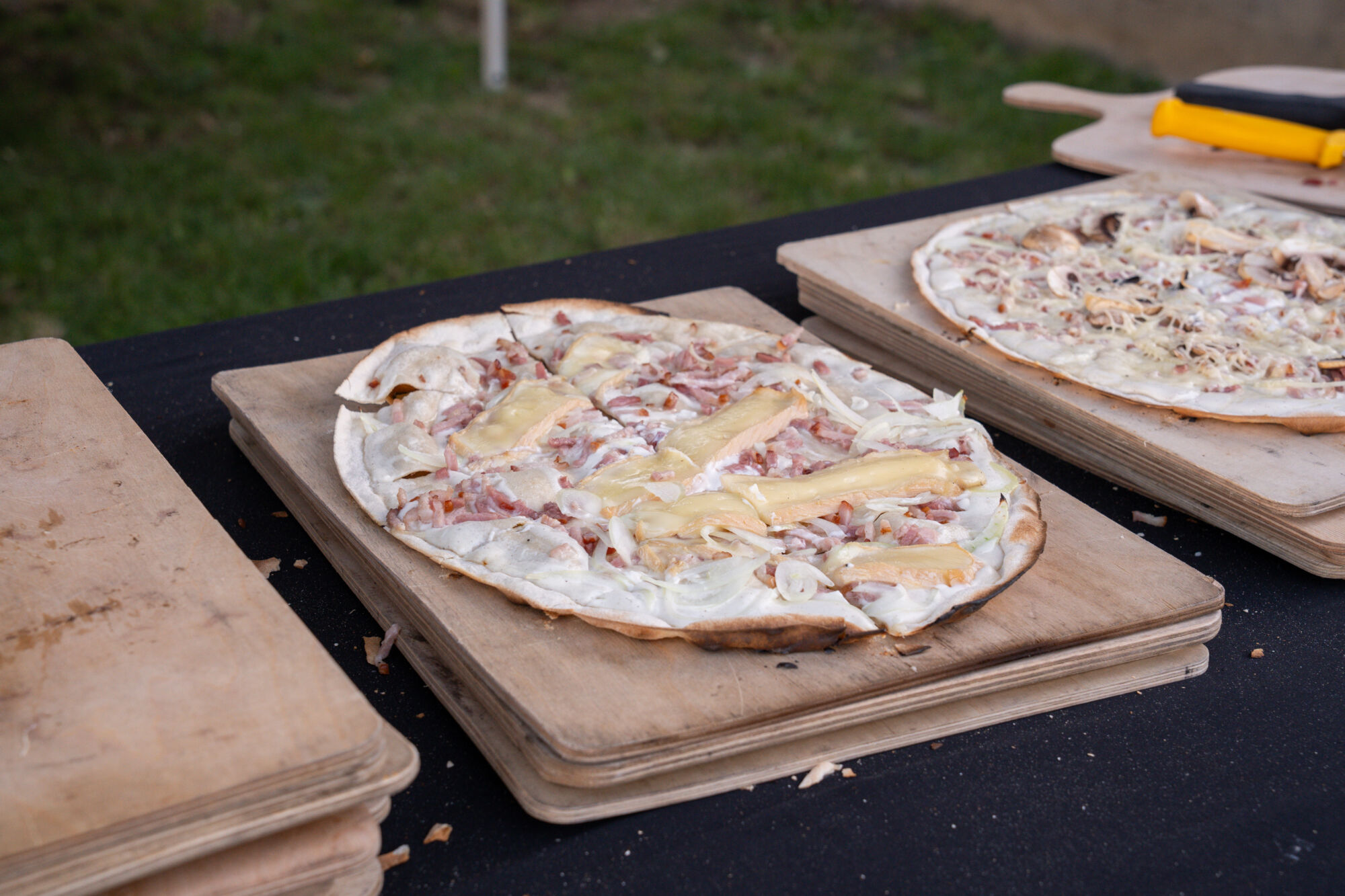 MTF 33 | Alsace Flam Vente et préparation de tartes flambées au feu de bois pour votre événement près de Colmar et Marlenheim Benfeld 0