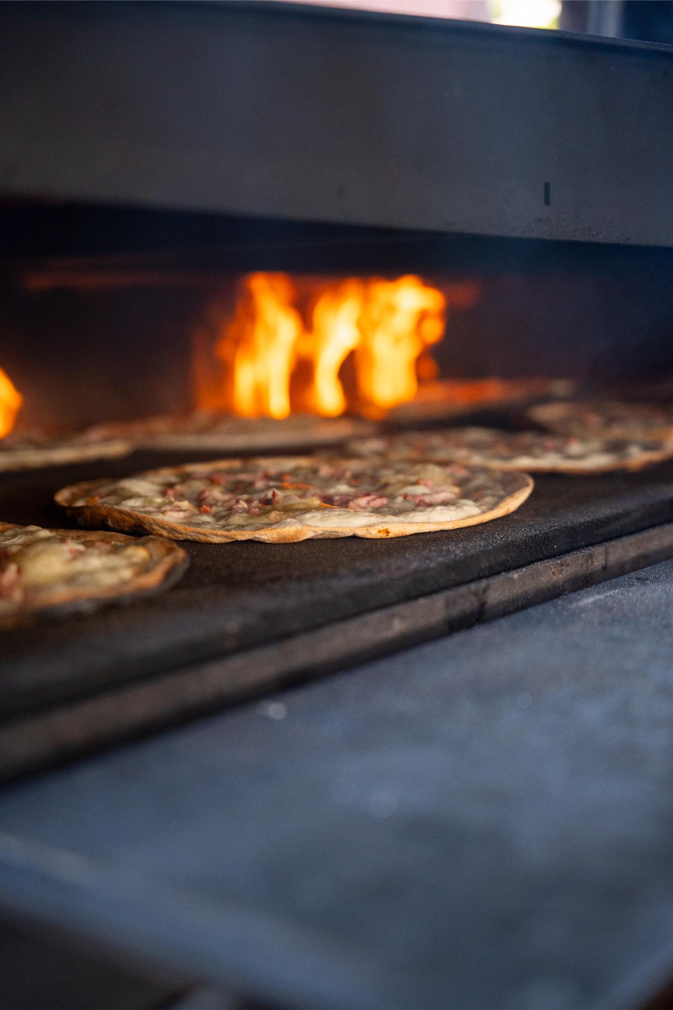 MTF 37 | Alsace Flam Vente et préparation de tartes flambées au feu de bois pour votre événement près de Colmar et Marlenheim Colmar 1