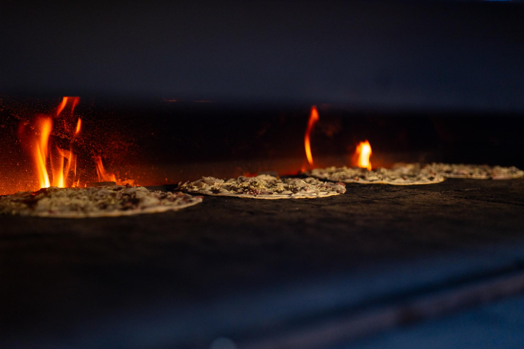 MTF 41 | Alsace Flam Vente et préparation de tartes flambées au feu de bois pour votre événement près de Colmar et Marlenheim Wintzenheim 3